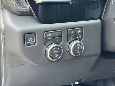 New 2026 GMC Sierra 1500 SLT AWD/4WD image 12