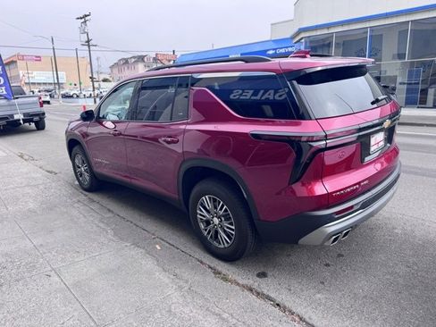 New 2025 Chevrolet Traverse LT image 3