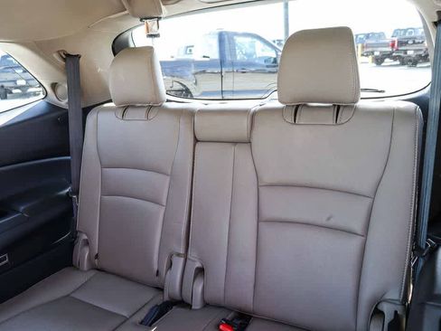 Used 2017 Honda Pilot Touring image 20