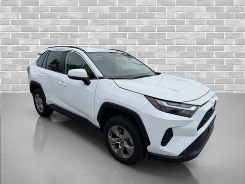 Used 2024 Toyota RAV4 XLE AWD/4WD image 6