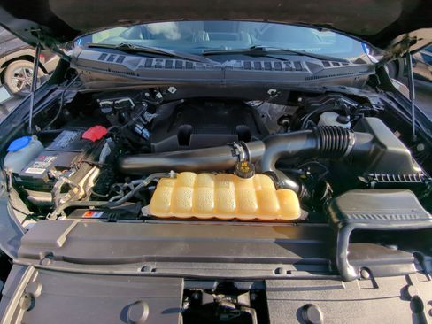 Used 2018 Ford F150 XLT image 32