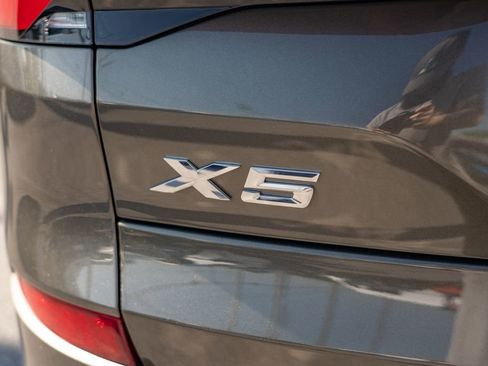 Used 2024 BMW X5 xDrive40i w/ M Sport Package AWD/4WD image 6