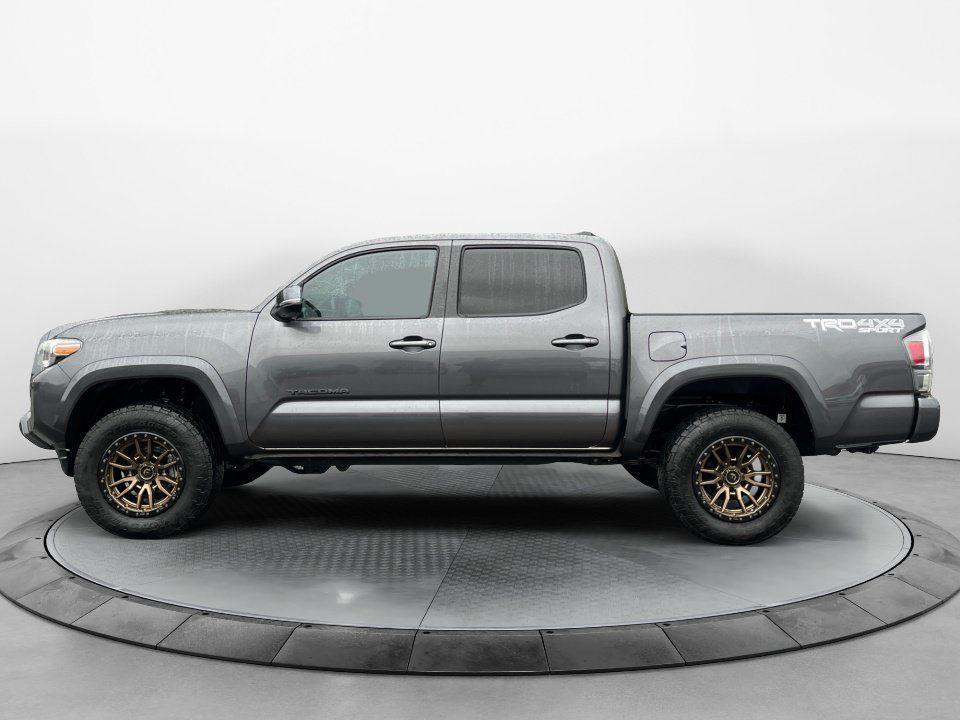 Used 2021 Toyota Tacoma TRD Sport AWD/4WD image 4