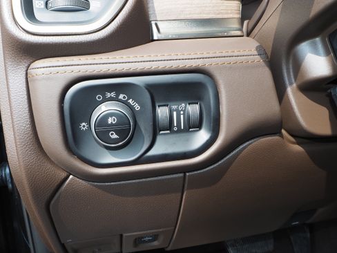 New 2025 RAM 2500 Limited image 25