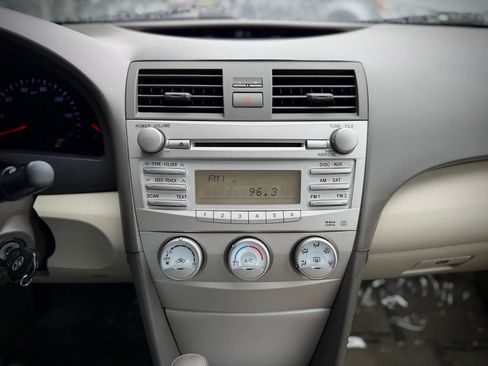Used 2010 Toyota Camry FWD image 12