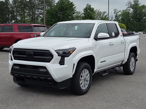 New 2026 Toyota Tacoma SR5 RWD image 2