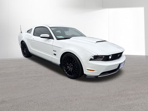 Used 2012 Ford Mustang GT Premium RWD image 2