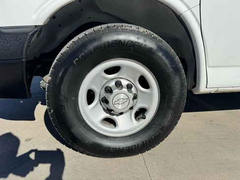 Used 2014 Chevrolet Express 2500 LS image 17