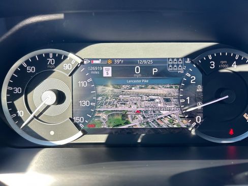 Used 2023 Land Rover Defender 130 X-Dynamic SE image 30