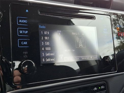 Used 2019 Toyota Corolla LE image 20