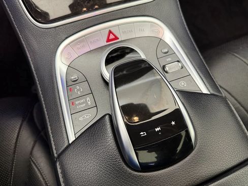 Used 2017 Mercedes-Benz S 550 4MATIC Sedan image 31