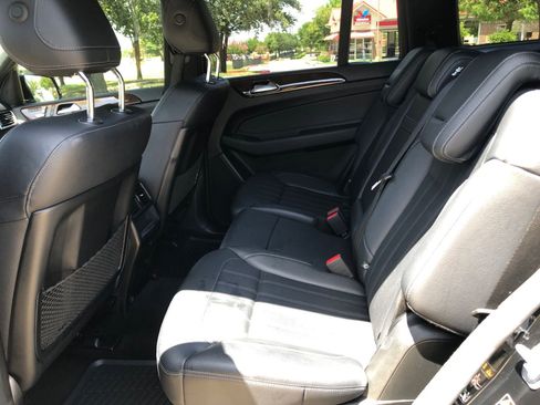 Used 2019 Mercedes-Benz GLS 450 4MATIC image 23