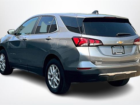 Used 2023 Chevrolet Equinox LT image 4