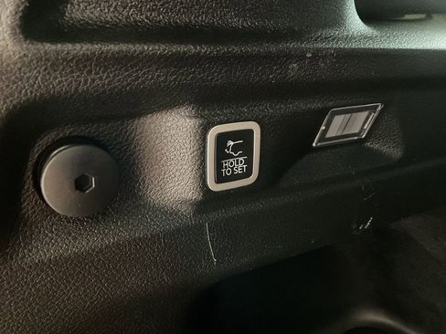 Used 2024 Jeep Grand Cherokee L Limited w/ Luxury Tech Group II image 14