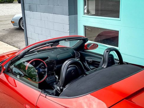 Used 2002 Porsche Boxster RWD image 10