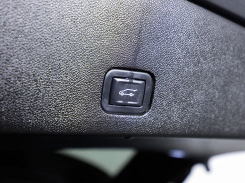 Used 2022 Cadillac XT6 Premium Luxury w/ Technology Package image 18