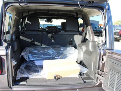 New 2026 Jeep Wrangler Rubicon w/ Technology Group image 32