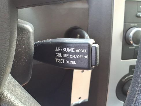 Used 2010 Dodge Charger SXT RWD image 26