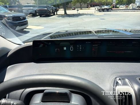 Certified 2025 Ford Expedition Active AWD/4WD image 19