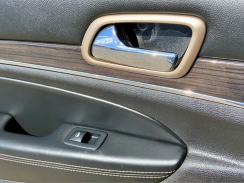 Used 2015 Jeep Grand Cherokee Overland w/ Advanced Technology Group image 53