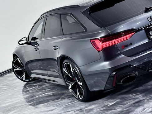 Used 2022 Audi RS 6 w/ Executive Package image 13