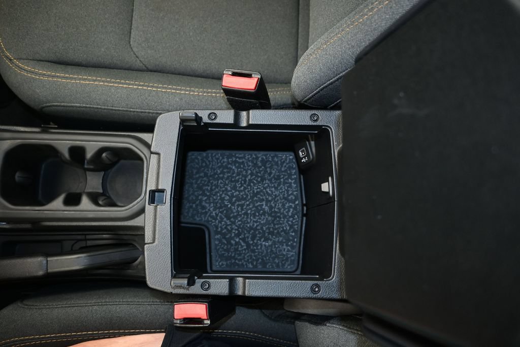 Used 2025 Jeep Wrangler Unlimited Sahara AWD/4WD image 19