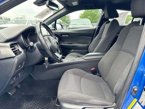 Used 2018 Toyota C-HR XLE FWD image 19
