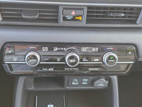 Used 2025 Honda Pilot EX-L image 31