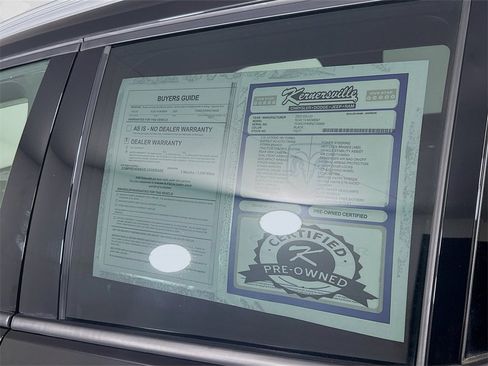 Used 2022 Volvo XC40 T4 Momentum image 36