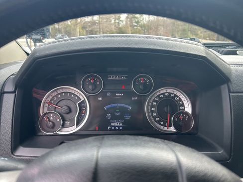 Used 2014 RAM 1500 Laramie w/ Convenience Group image 13