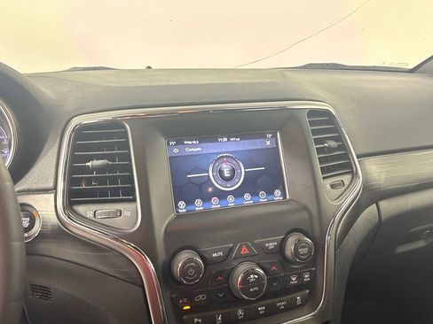 Used 2021 Jeep Grand Cherokee Freedom Edition RWD image 18