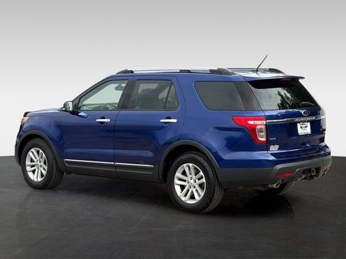 Used 2013 Ford Explorer XLT AWD/4WD image 7