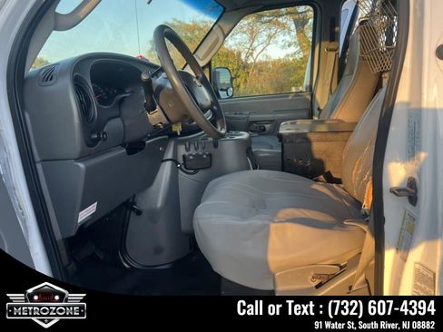 Used 2008 Ford E-350 and Econoline 350 Super Duty image 18
