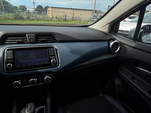 Used 2025 Nissan Versa SV FWD image 34