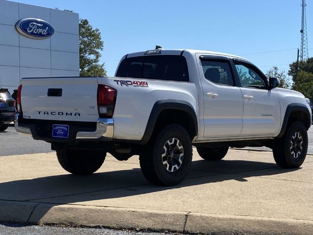 Used 2019 Toyota Tacoma TRD Off-Road AWD/4WD image 2