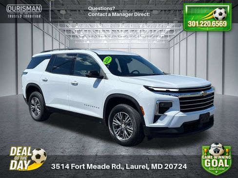 Used 2024 Chevrolet Traverse LT AWD/4WD image 1
