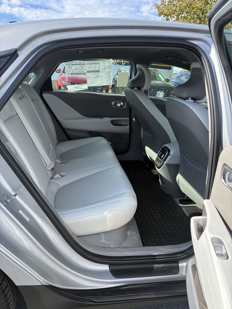New 2024 Hyundai Ioniq 6 SEL AWD/4WD image 12
