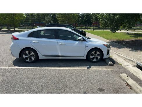 Used 2019 Hyundai Ioniq Electric FWD image 3