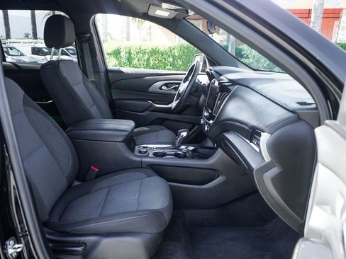 Used 2023 Chevrolet Traverse LT FWD image 40