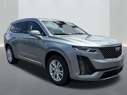 New 2025 Cadillac XT6 Luxury image 3