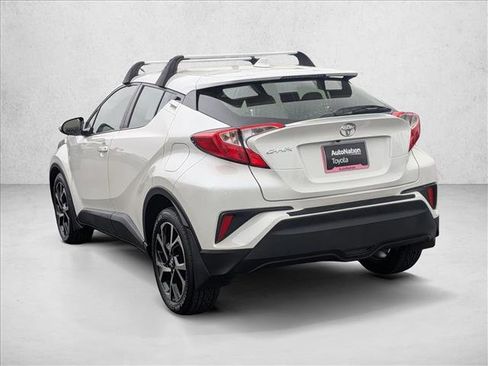 Used 2019 Toyota C-HR XLE FWD image 8