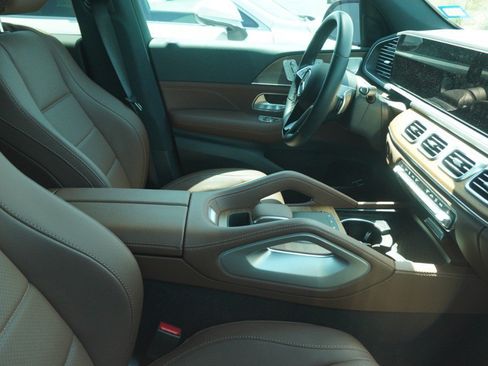 Used 2025 Mercedes-Benz GLE 450 4MATIC image 10