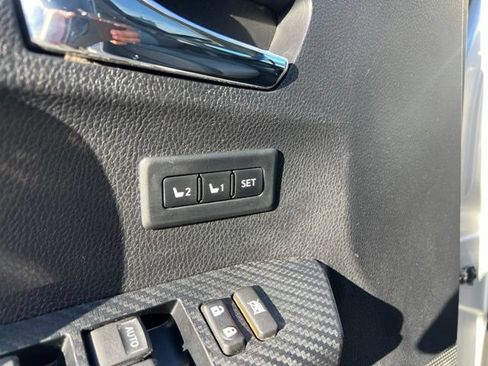 Used 2013 Toyota RAV4 Limited AWD/4WD image 19