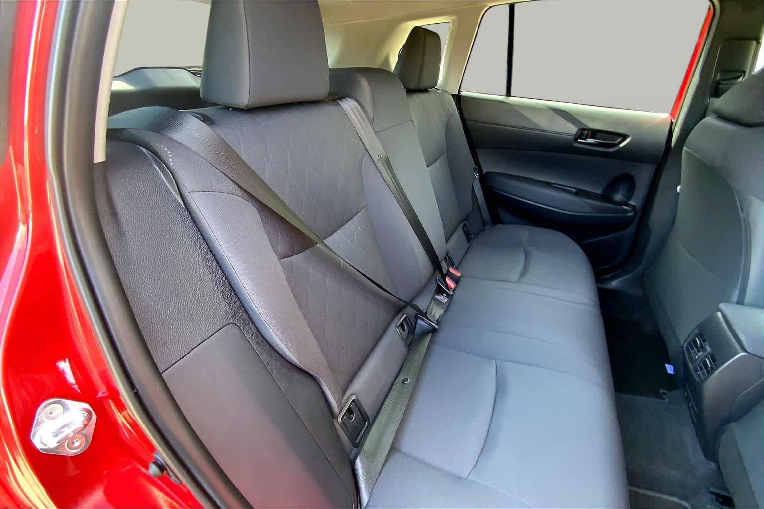 Used 2026 Toyota Corolla Cross LE FWD image 34