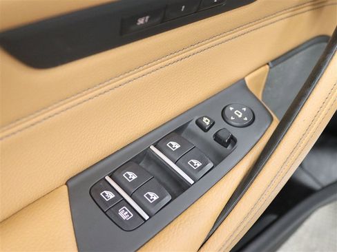 Used 2019 BMW M550i xDrive image 26