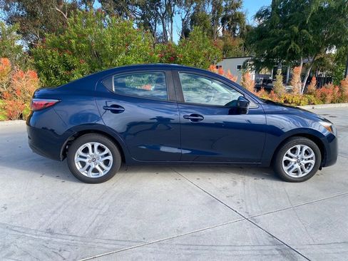 Used 2017 Toyota Yaris iA FWD image 6