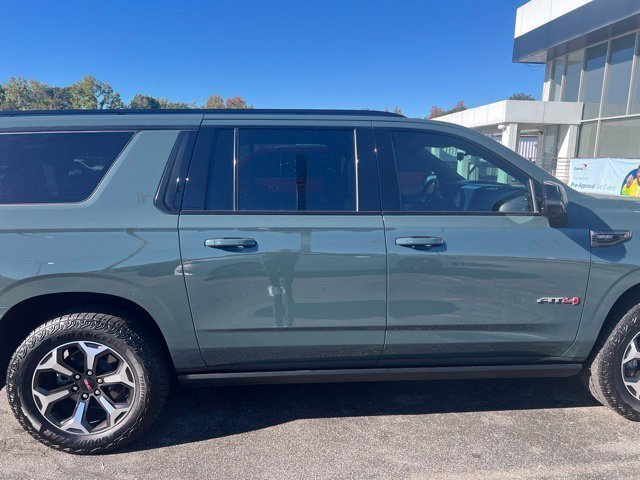 Used 2026 GMC Yukon XL AT4 Ultimate AWD/4WD image 3