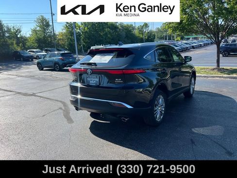 Used 2022 Toyota Venza XLE AWD/4WD image 5