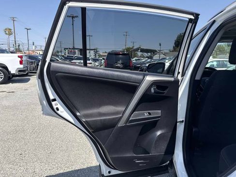 Used 2014 Toyota RAV4 XLE FWD image 9