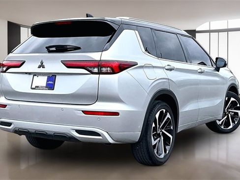 Used 2024 Mitsubishi Outlander SEL image 6